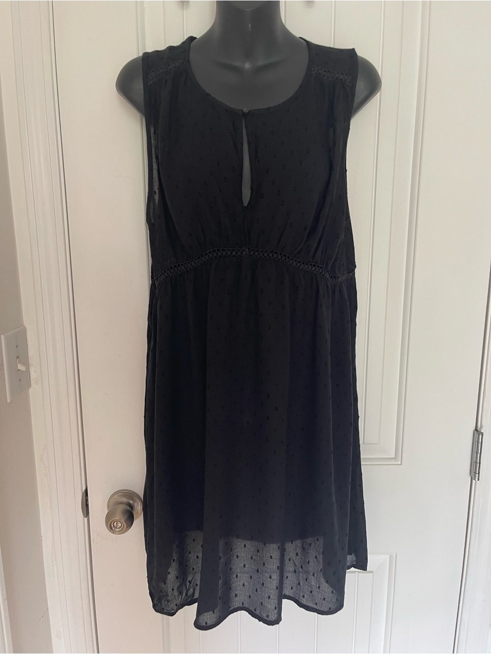 Lucky Brand Black Sleeveless Midi Dress with Keyhole